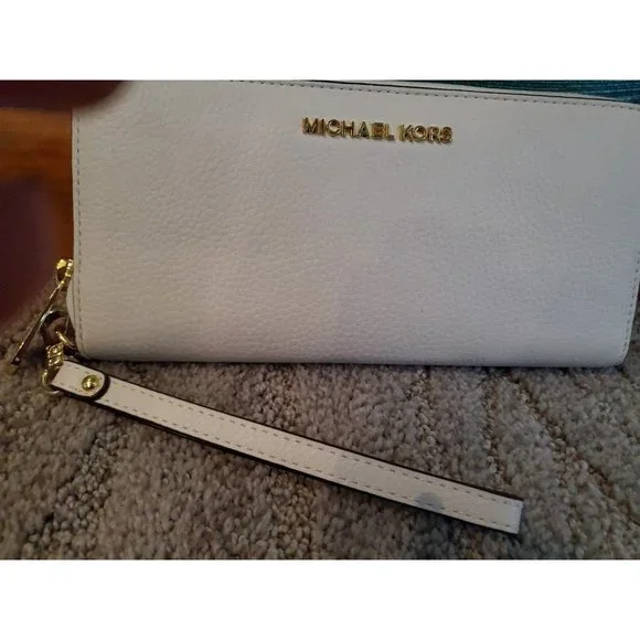 White Michael Kors Wallet - Picture 6 of 7